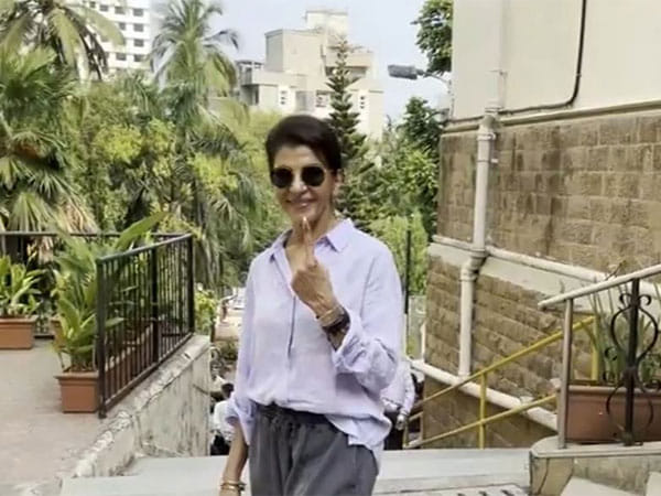 Actor Anita Raj urges Maharashtra voters to step out as low turnout raises concerns