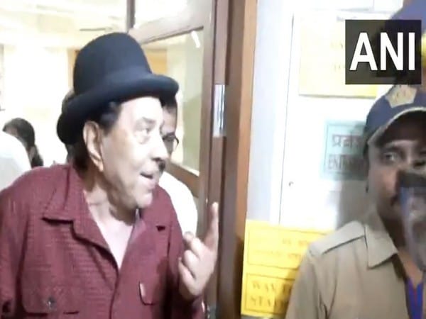 Lok Sabha Elections 2024: Veteran star Dharmendra casts vote in Juhu