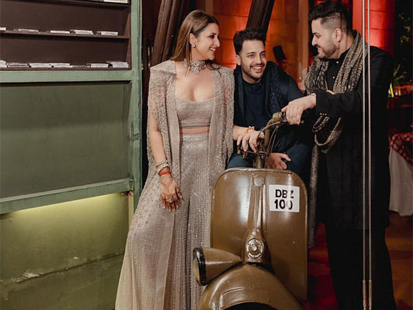 This is how Parineeti Chopra reacts to unseen pictures of her wedding