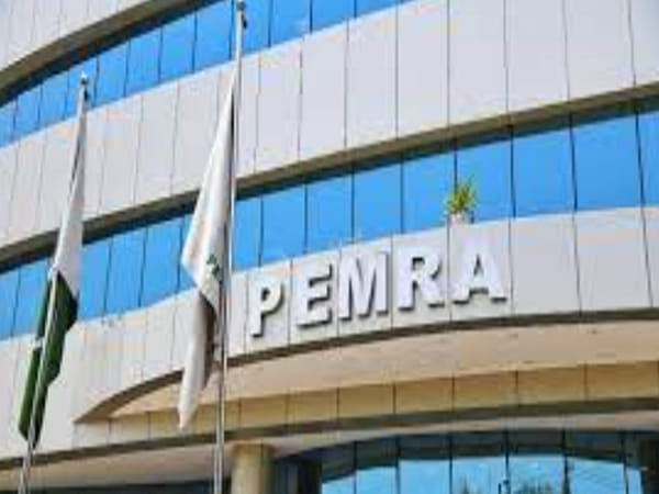 Pakistan: Petitions filed in high courts against media watchdog's decision to prohibit court coverage