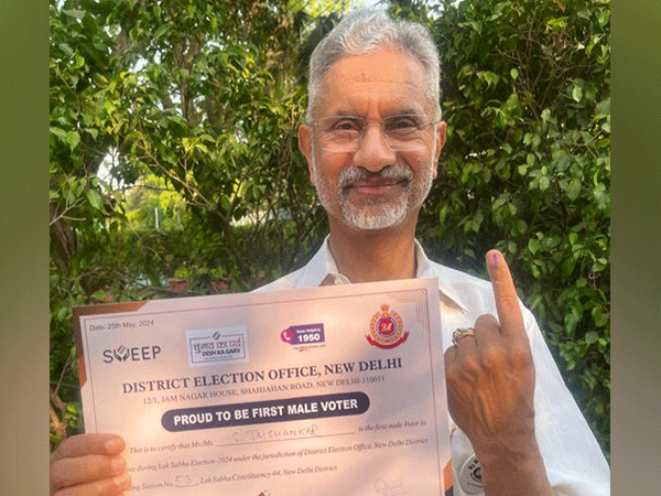 Union Minister Jaishankar urges everybody voting today for 