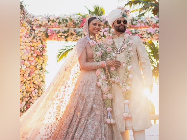 Jackky Bhagnani celebrates 25 years of 'Biwi No.1' with this adorable clip featuring wife Rakul Preet Singh