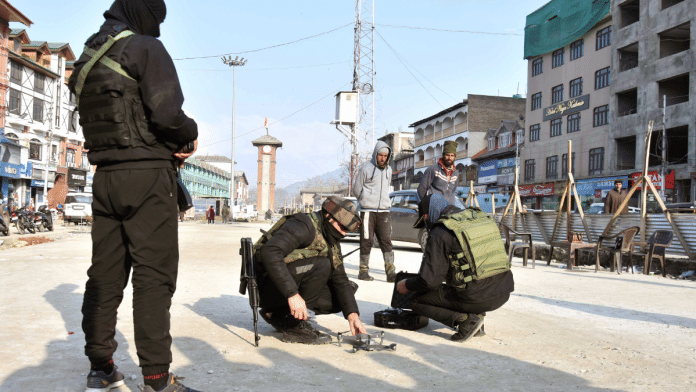 Security personnel deployed at Srinagar's iconic Lal Chowk | ANI File