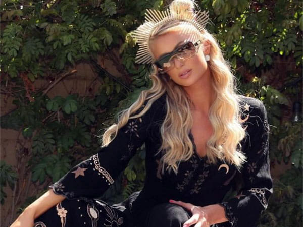 Paris Hilton announces her second album 'Infinite Icon'