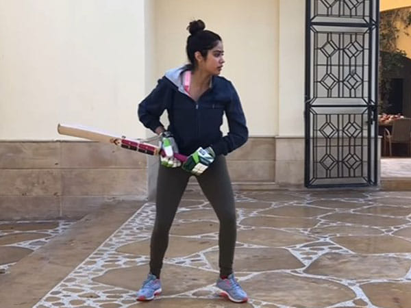 'Mr And Mrs' Mahi director Sharan Sharma shares video of Janhvi Kapoor's role preparation