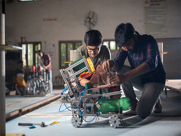 Master the Machines: Parul University's B.Tech in Automation and Robotics Ignites Industry Transformation