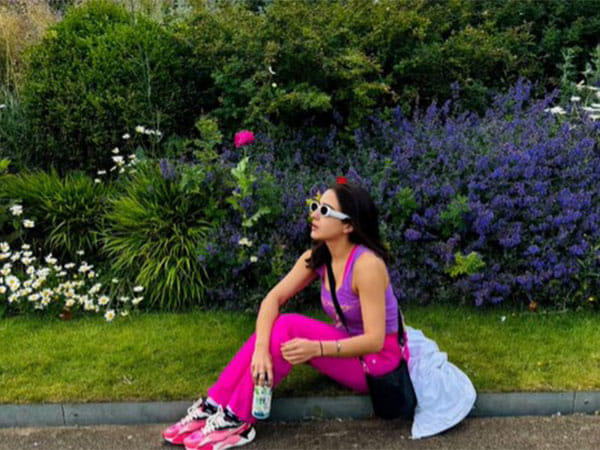 Sara Ali Khan rocks her summer look in latest pics