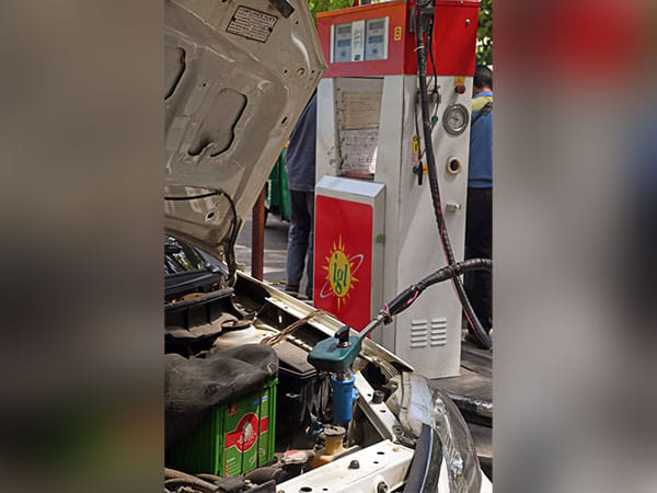 Government announces Rs 1 per kg hike in CNG prices