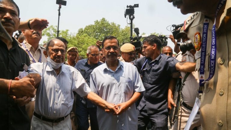 Kejriwal walks out, but CBI still a ‘caged parrot’. SC recalls tag it gave probe agency 10 yrs ago
