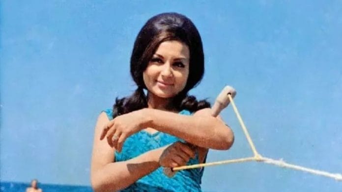 Sharmila Tagore in In Evening in Paris | YouTube screenshot