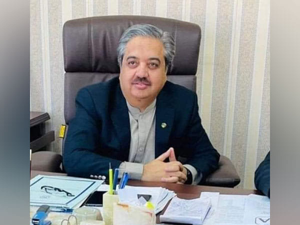 Four, including former senator Hidayatullah Khan, die in a bomb blast in Pakistan