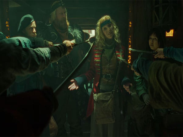 Lisa Kudrow leads group of thieves in 'Time Bandits' trailer