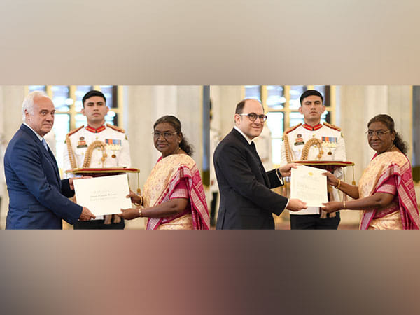 President Murmu accepts credentials from envoys of South Sudan, Zimbabwe, Argentina