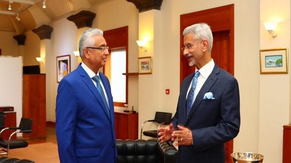 Mauritius Prime Minister Pravind Kumar Jagnauth and External Affairs Minister S Jaishankar/ Photo credits: X/@DrSJaishankar