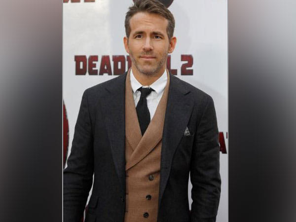 Ryan Reynolds recalls how he paid 'Deadpool' writers, says 