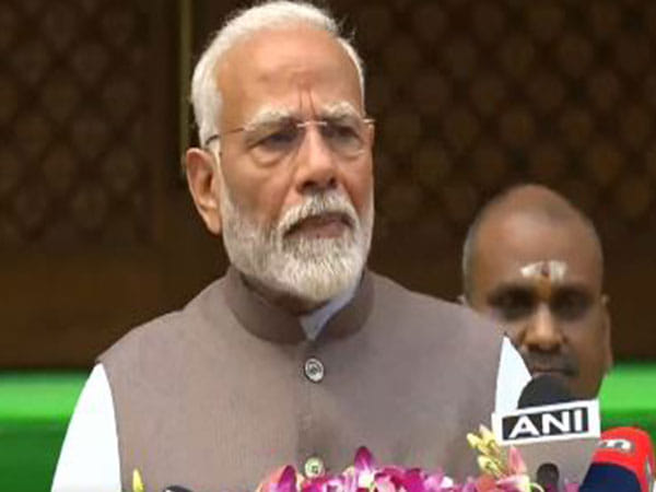 Economic Survey highlights prevailing strengths of India's economy: PM Modi