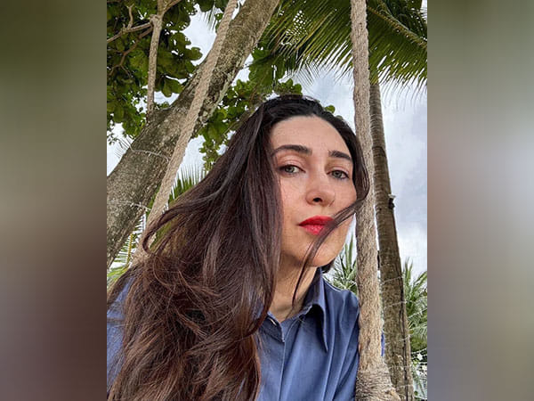 Karisma Kapoor enjoys her outing with 'London Ladies' 