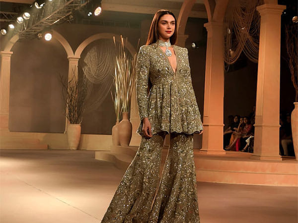 ICW: Aditi Rao Hydari adds her charm to runway at Jayanti Reddy's show 