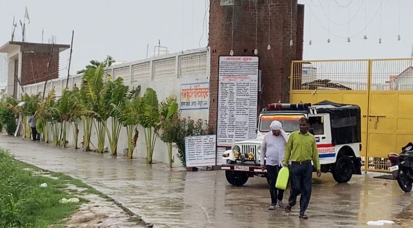 Bhole Baba's followers outside his ashram in Mainpuri | Shubhangi Misra | ThePrint