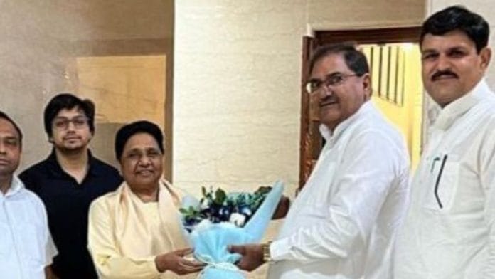 INLD leader Abhay Singh Chautala meest BSP Supremo Mayawati at her residence in New Delhi | By special arrangement