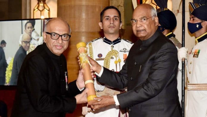 President Ram Nath Kovind presenting the Padma Shri award to Sanjeev Bikhchandani, the founder of Naukri.com | ANI