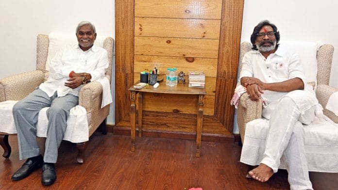 Champai Soren (right) with Hemant Soren | ANI