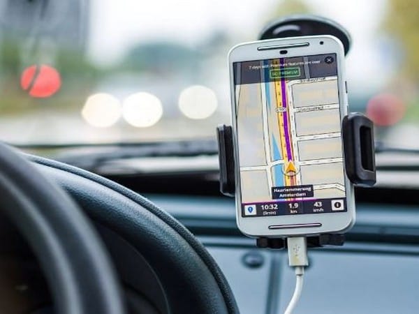 Google Maps, Waze update: Improved incident reporting, destination guidance rolled out