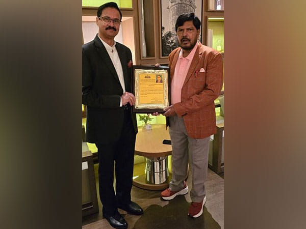 Masala King Dhananjay Datar Receives Bharat Ratna Dr Babasaheb Ambedkar Award 2024 in Dubai