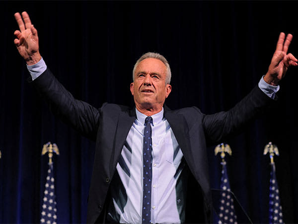 Robert F Kennedy Jr suspends presidential campaign, endorses Donald Trump