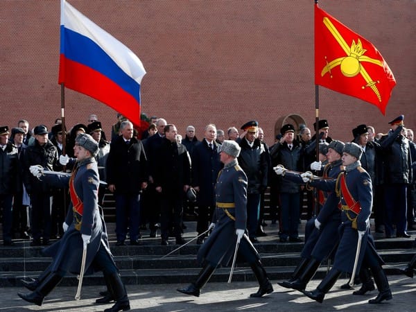 Russia bans entry to nearly 100 US nationals