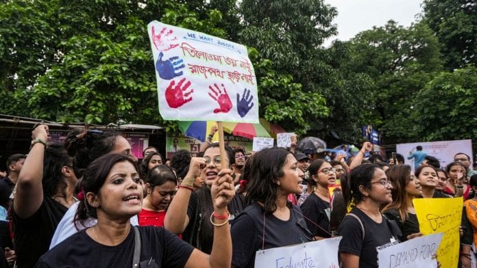 Protests continue over rape and murder of a postgraduate trainee doctor in Kolkata, 19 August, 2024 | Credit: PTI
