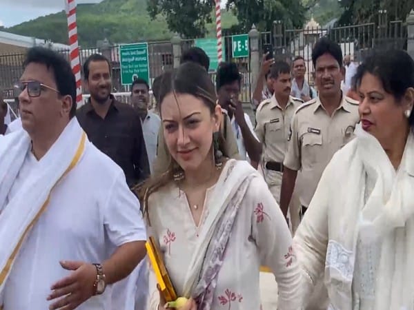 Andhra Pradesh: Hansika Motwani visits Tirumala to seek blessings of Lord Balaji