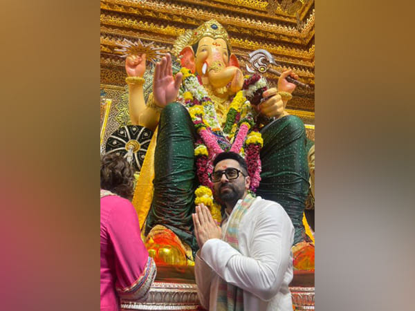 Ayushmann Khurrana visits Lalbaugcha Raja for Ganpati Darshan