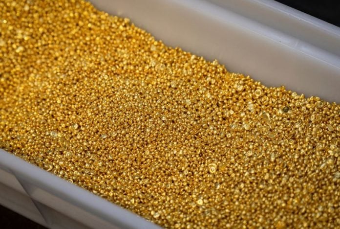 Gold prices edge lower ahead of US inflation print – ThePrint – ReutersFeed