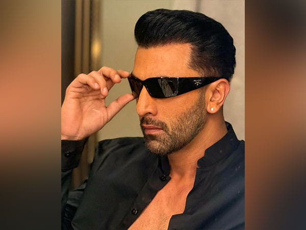 Ranbir Kapoor's new haircut makes fans go crazy, see pics