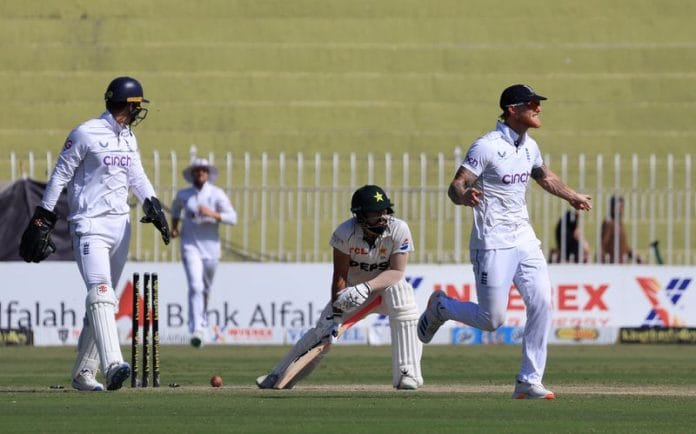 Cricket–Rehan takes three as England reduce Pakistan to 187-7 ...