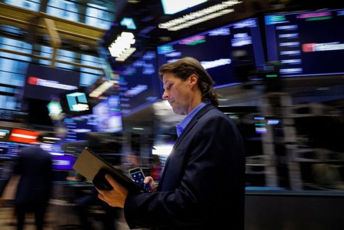 US 10-year yield surpasses 4% amid Fed rate path reassessment ...