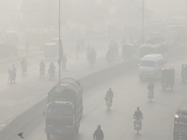 Pak: Lahore records AQI reading of 1,067, retains top-slot for world's most polluted city