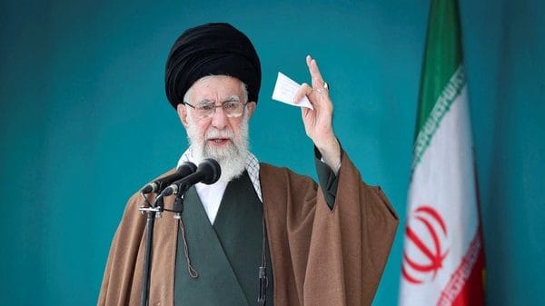 Ayatollah Khamenei pledges 