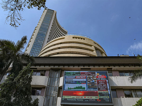 Nifty, Sensex continues downward trend, selling continues despite Trump victory