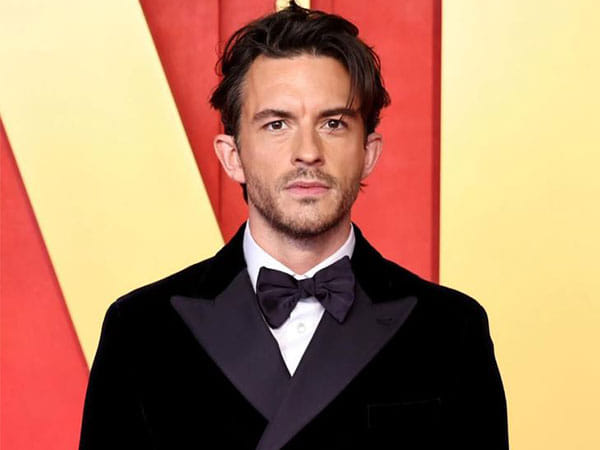 Jonathan Bailey confirms return to 'Bridgerton' for season four, production to begin next week