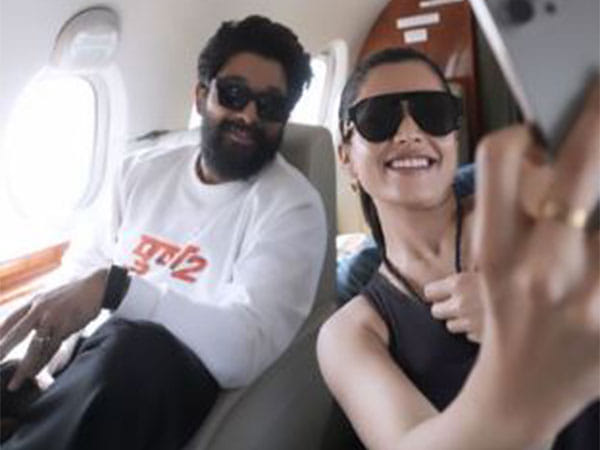 Allu Arjun posts selfie with 'Real Srivalli' Rashmika Mandanna