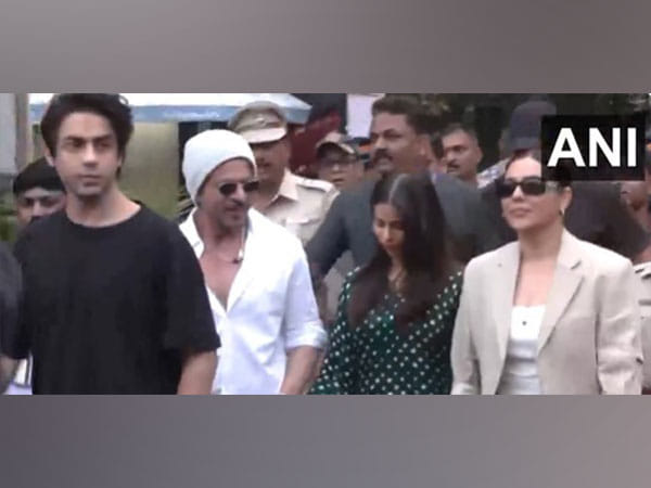 Maharashtra Elections: Shah Rukh Khan casts vote with wife Gauri, children Aryan, Suhana amid high security 