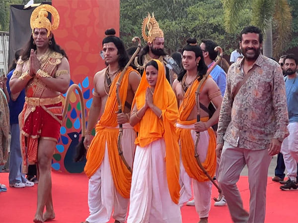 Ramanand Sagar's grandson Shiv Sagar attends IFFI with his 'Kaakbhushundi Ramayan' cast