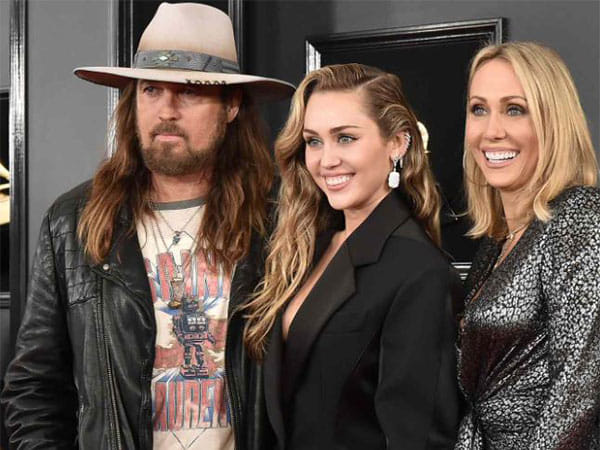 Billy Ray Cyrus wishes Miley Cyrus on her birthday through special post 