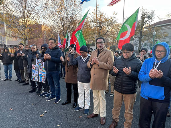 PTI supporters in Washington hold funeral prayers for Islamabad victims