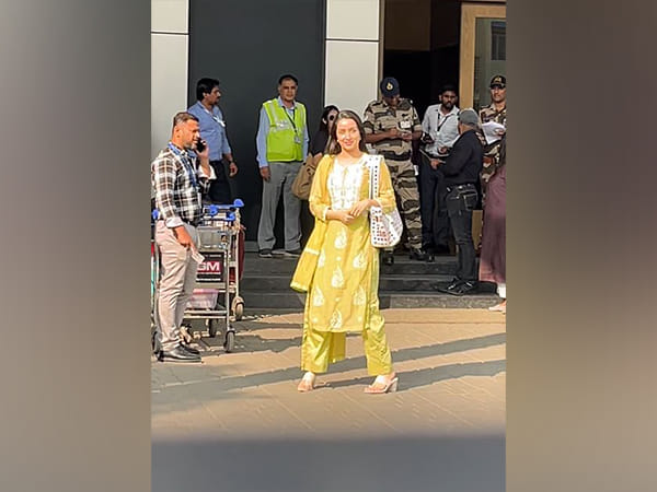 Airport spotting: Shraddha Kapoor exudes grace in green ethnic suit