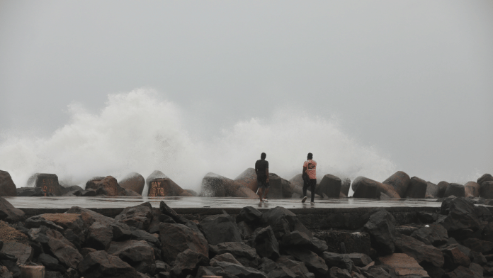 People watch high tides lashing at Marina Beach as Tamil Nadu braces for Cyclone Fengal, in Chennai | ANI/File Photo