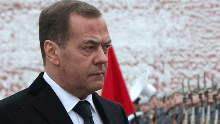 Supplying nuclear arms to Ukraine would be tantamount to an attack on Russia, Medvedev warns West