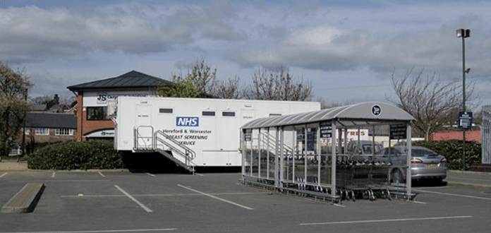 NHS mobile clinic | Wikimedia Commons